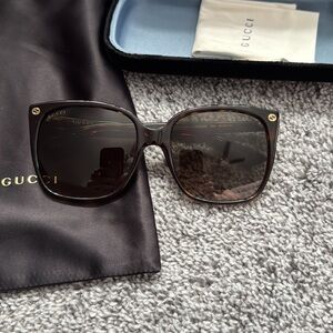 Gucci Brown Oversized Sunglasses NEW!